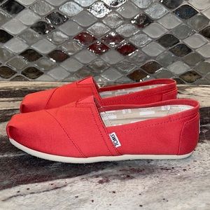 Toms slip ons